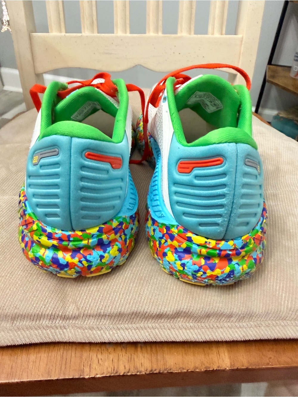 Brooks White Athletic Shoes with Red Laces and Green Lining - Picture 4 of 6